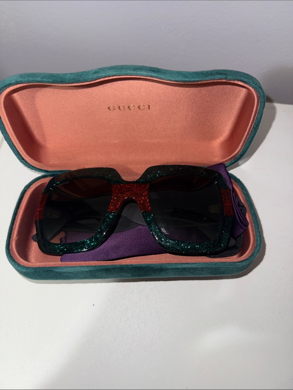 Gucci oversized sunglasses with case